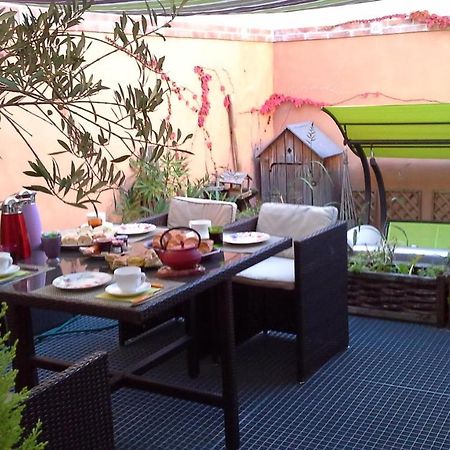 Autan Des Couleurs Bed and Breakfast Albi Exteriör bild