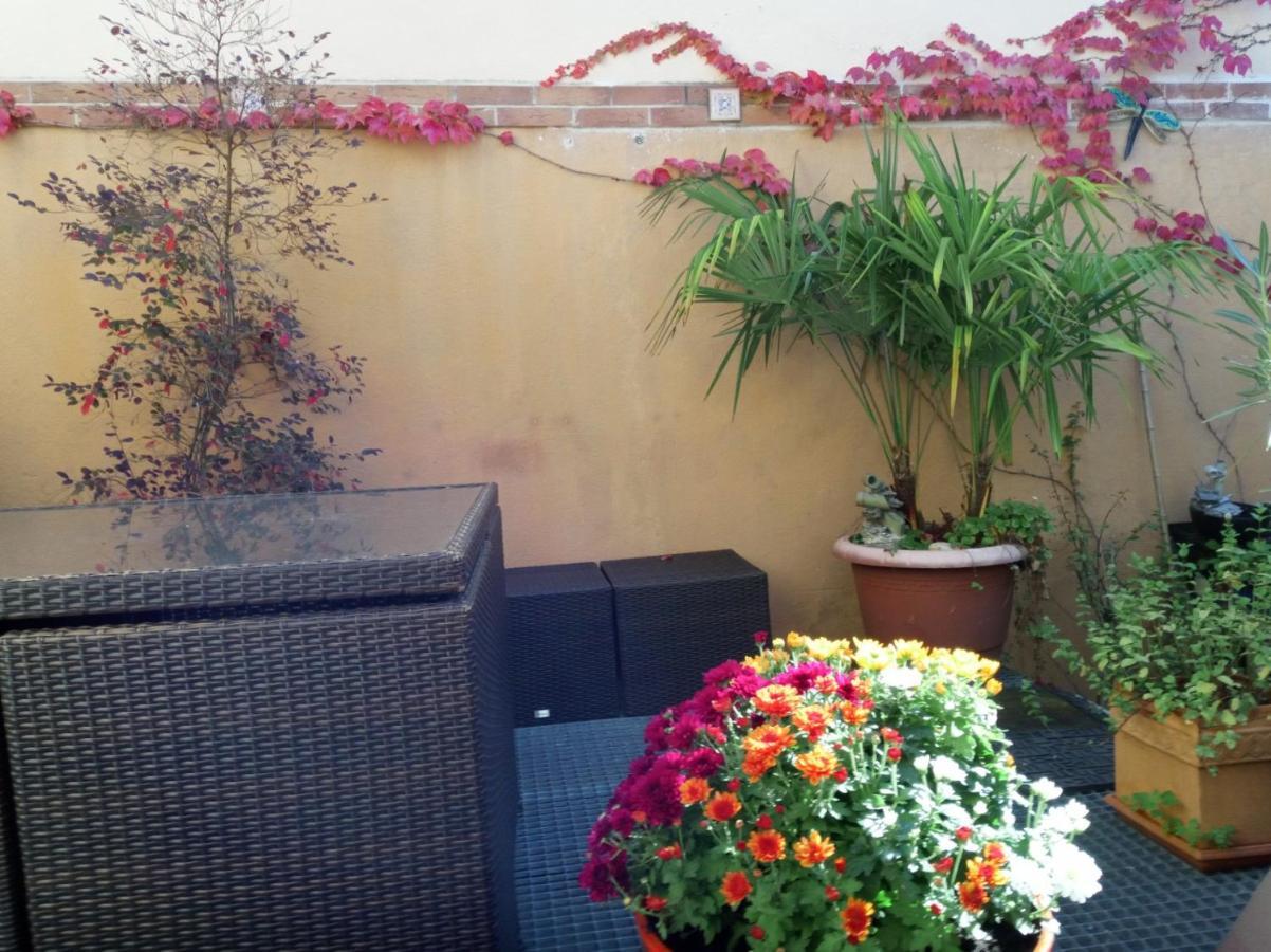 Autan Des Couleurs Bed and Breakfast Albi Exteriör bild